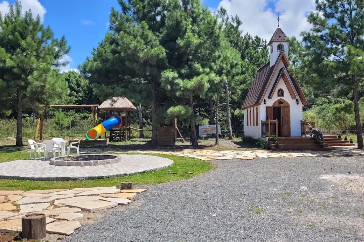 Estância Casa de Madeira