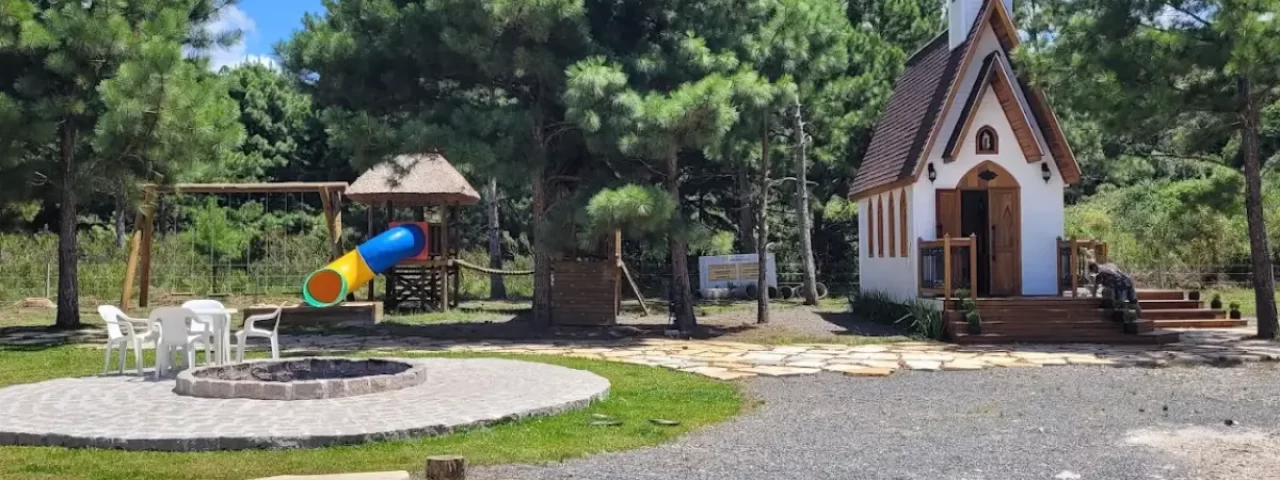 Estância Casa de Madeira