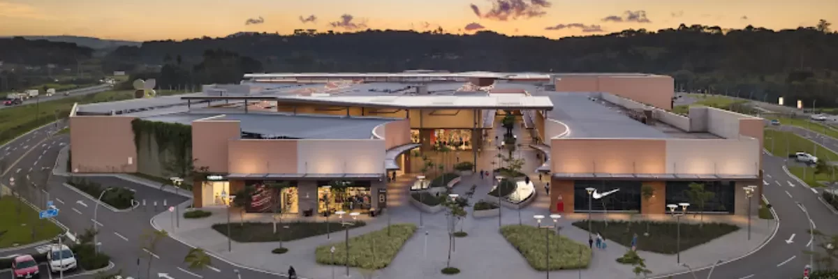 Curitiba tem um Outlet Gigante a Poucos Minutos — e os Descontos Valem a Viagem