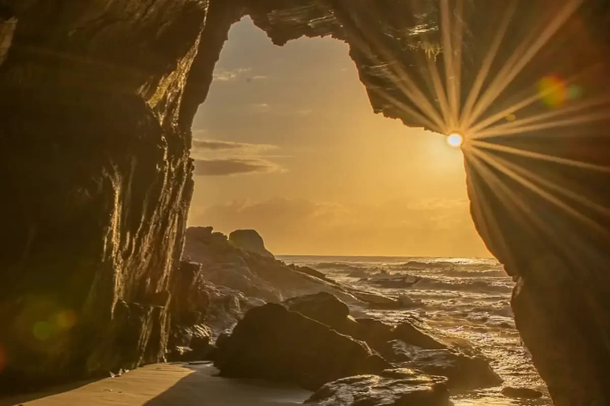 gruta das encantadas na Ilha do Mel