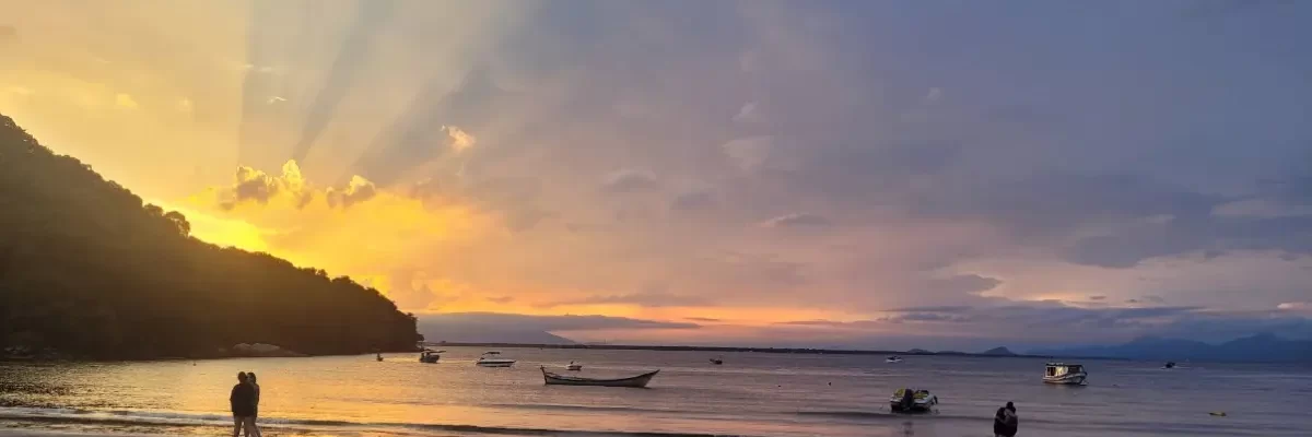 Dias Quentes Chegando e Você Precisa Conhecer esse Paraíso no Litoral do Paraná